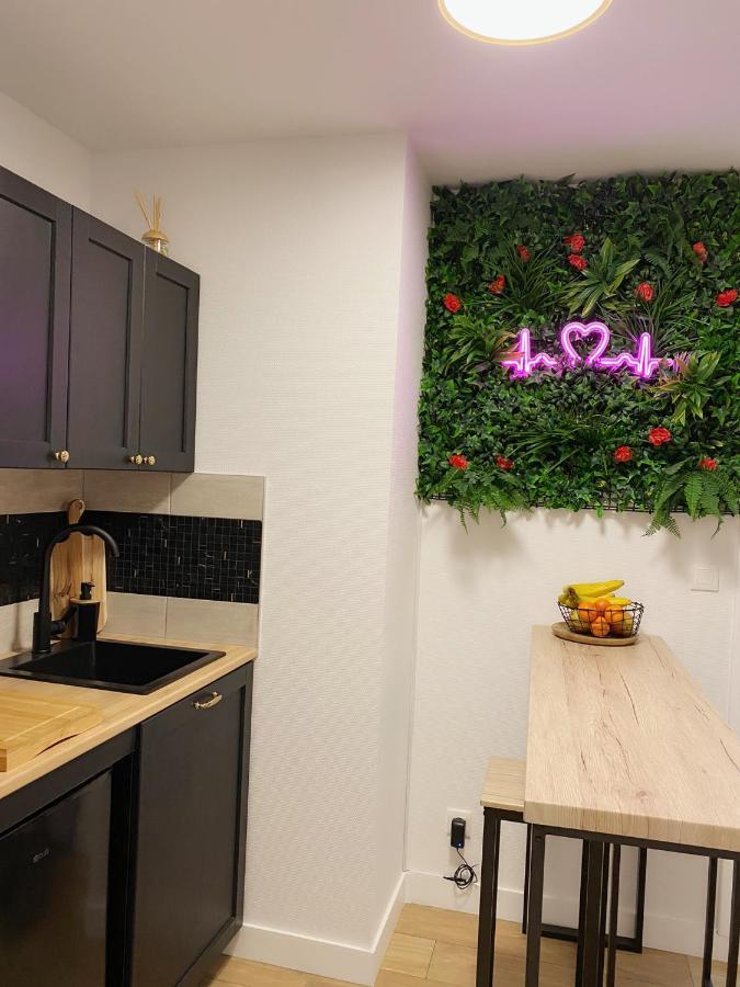 L’appart[é] BLACK superbe appartement pop ! Besanzón Exterior foto